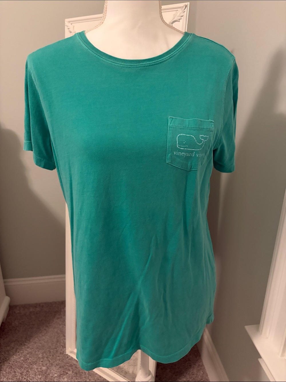 Vineyard Vines teal green t-shirt, w/ whale pocket size M.